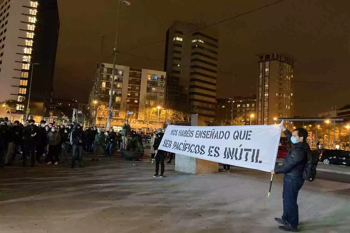 Manifestació per la llibertat de Pablo Hasél la nit de diumenge, 21 de febrer.