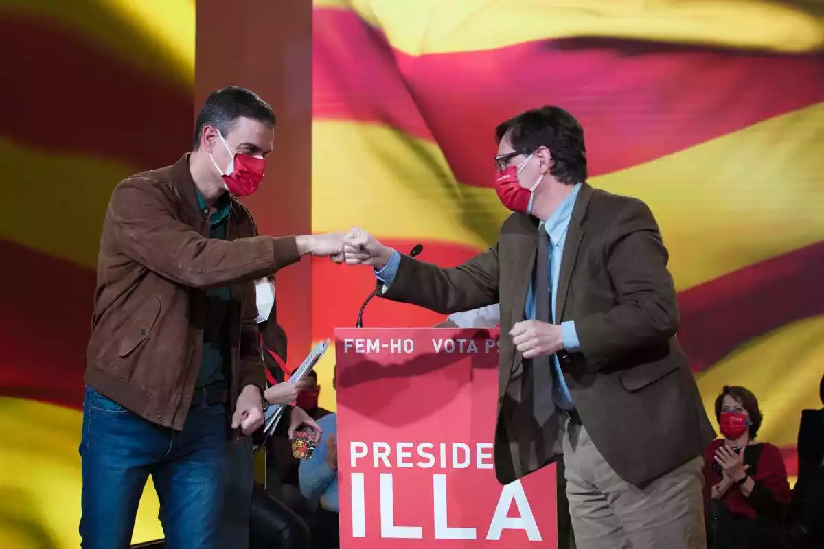 Salvador Illa i Pedro Sánchez en un acte electoral del PSC en la campanya del 14-F