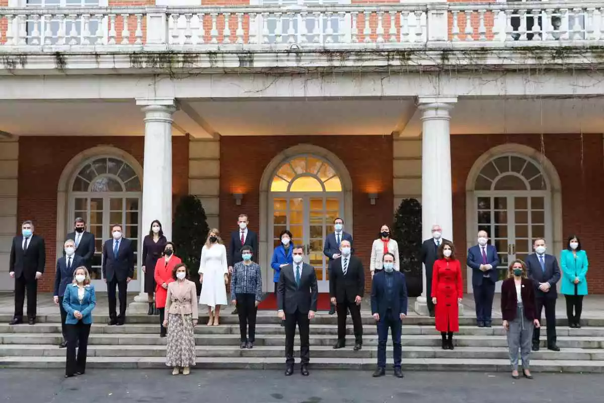 Foto de família dels ministres del govern espanyol al Complex de la Moncloa