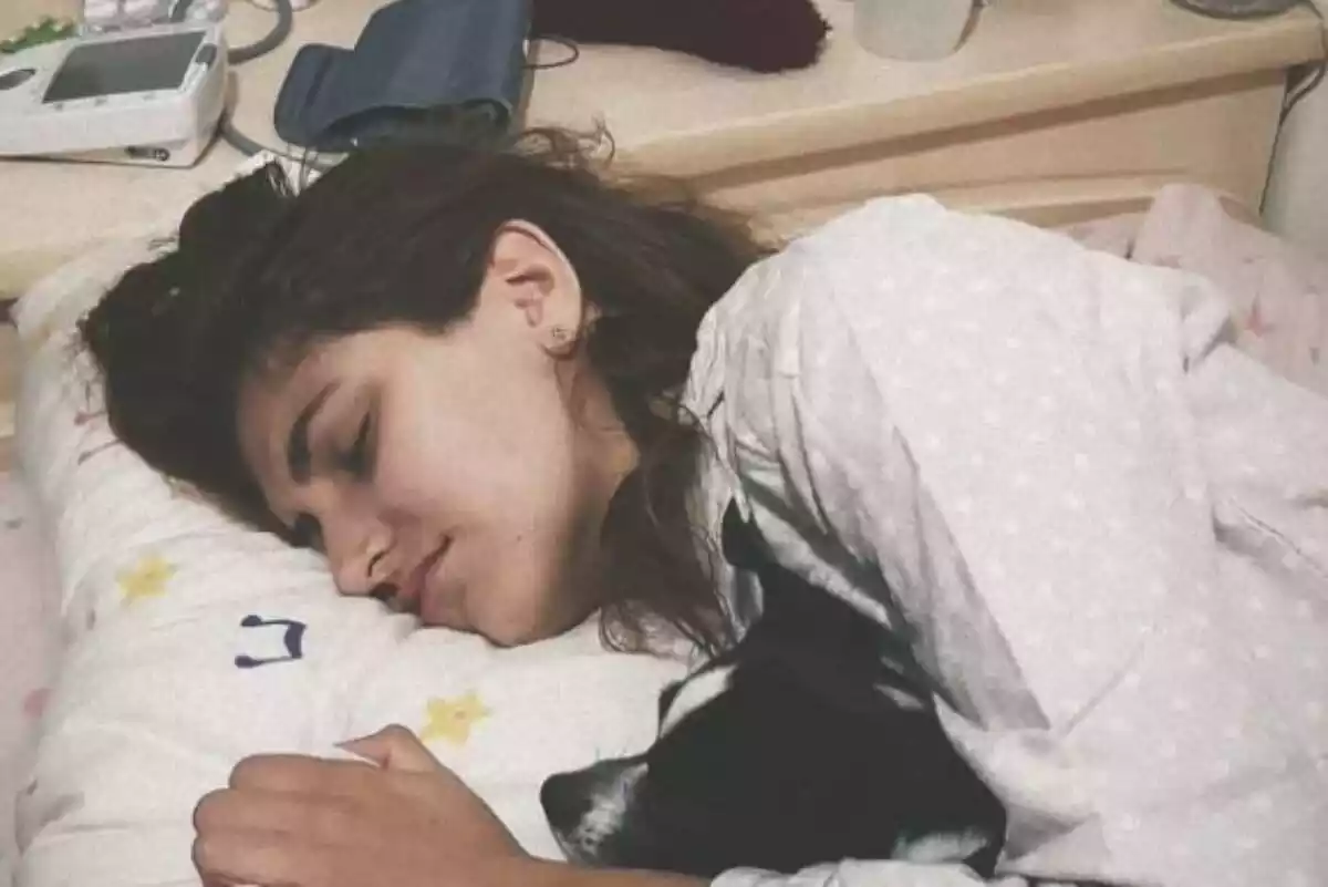 Lucía Moreno, de 19 anys, pateix distròfia Simpàtica Reflexa