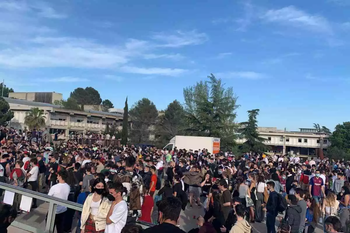 Imatge d'un moment de la festa celebrada aquest dijous a la tarda al Campus Bellaterra de la UAB