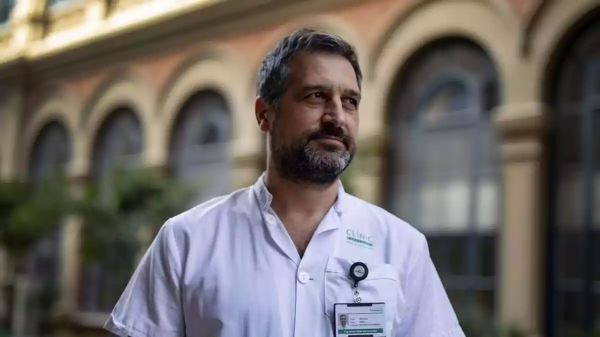 El cap de Salut Internacional de l'Hospital Clínic, José Muñoz, en una fotografia corporativa