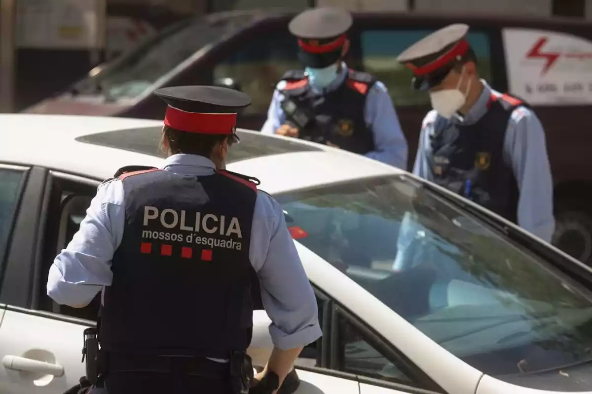 Els Mossos d'Esquadra realitzen un control rutinari a Tarragona