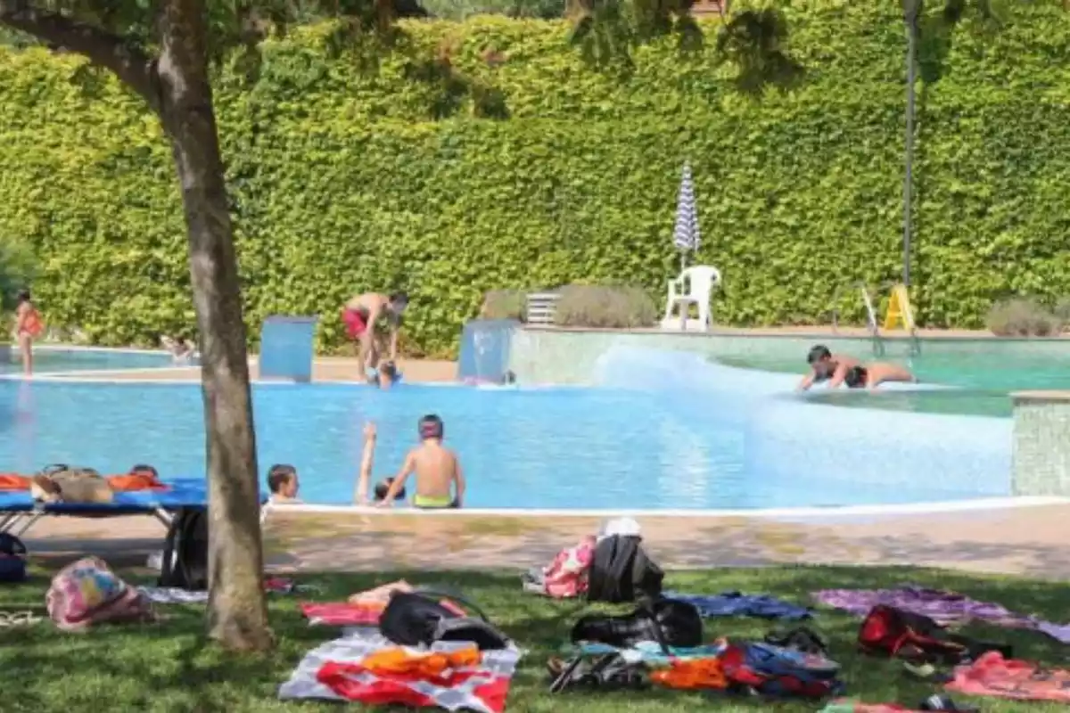 Imatge de la piscina municipal del Parc Central de Sant Cugat.