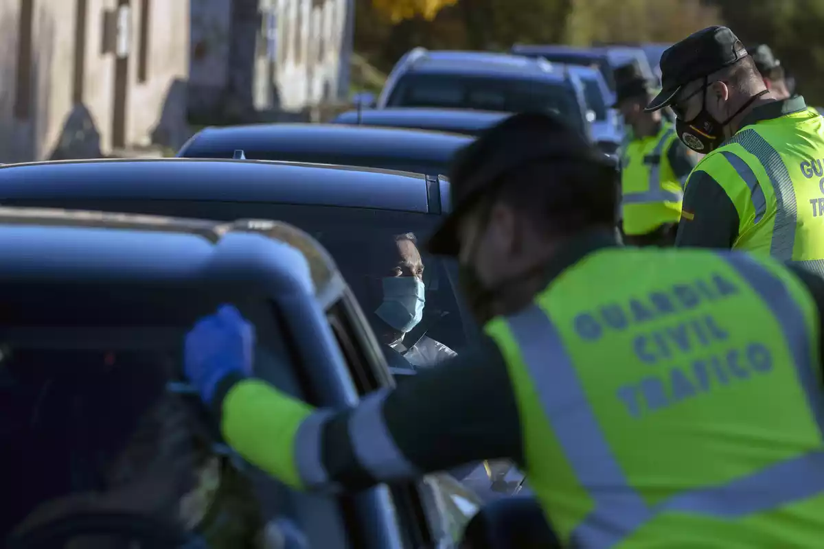 Control de seguretat de la Guàrdia Civil de Trànsit