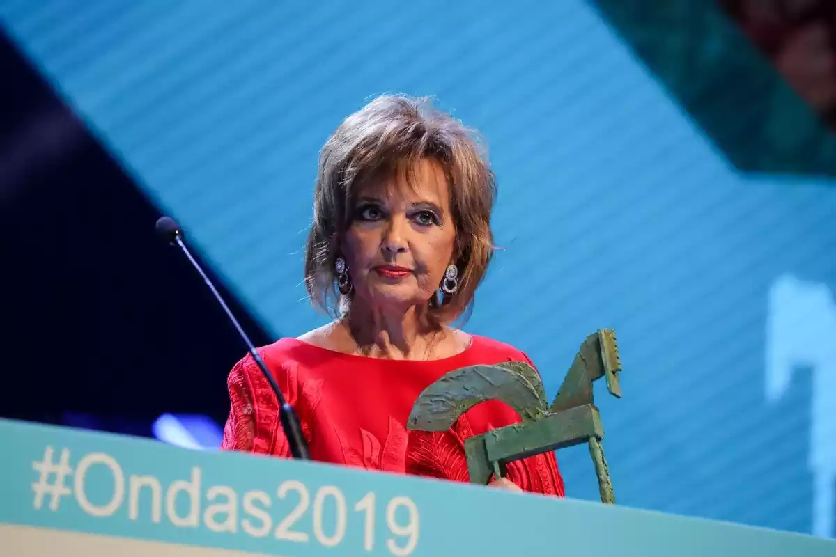 María Teresa Campos recollint un premi Ondas el 2019