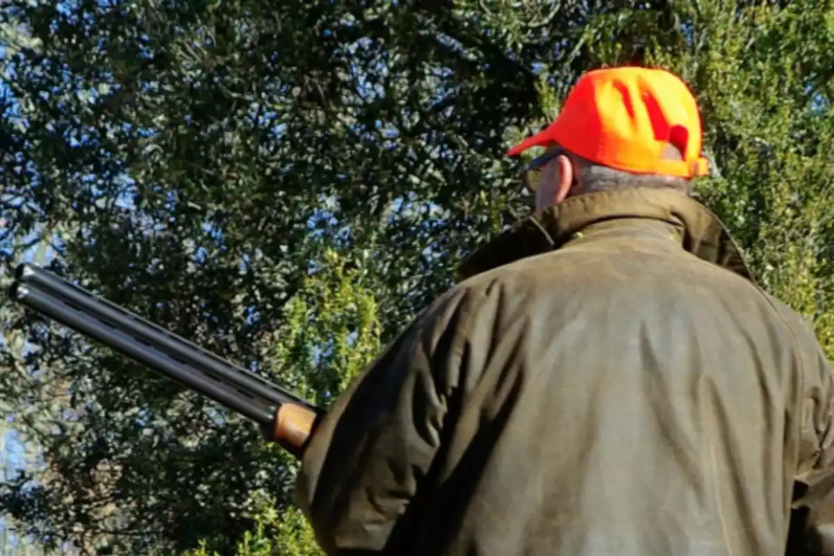 Un caçador amb escopeta