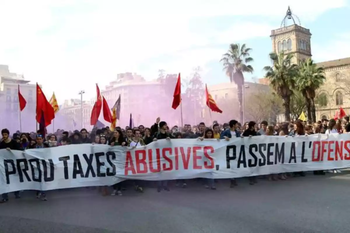Imatge d'arxiu d'una manifestació de reclam de la rebaixa de les taxes universitàries.