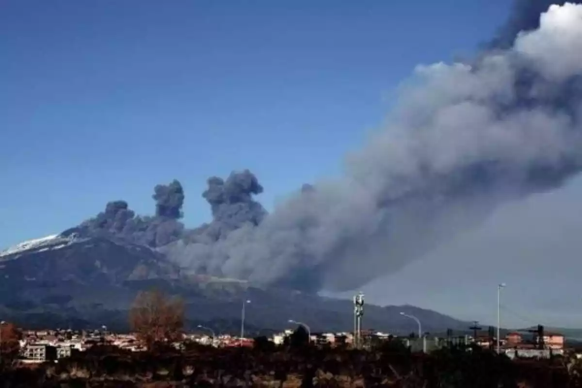 Imatge del volcà Etna en erupció a Itàlia