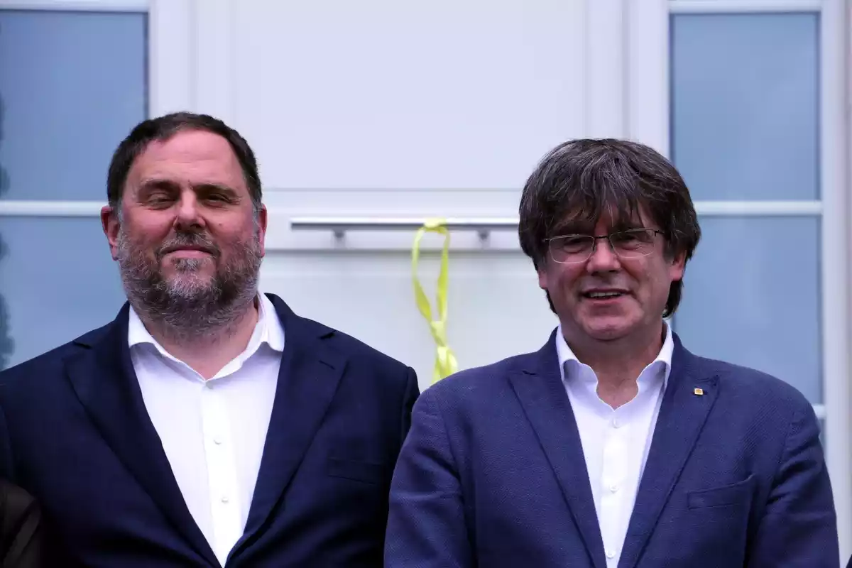 El líder d'ERC, Oriol Junqueras, i el líder de JxCat, Carles Puigdemont, a Waterloo
