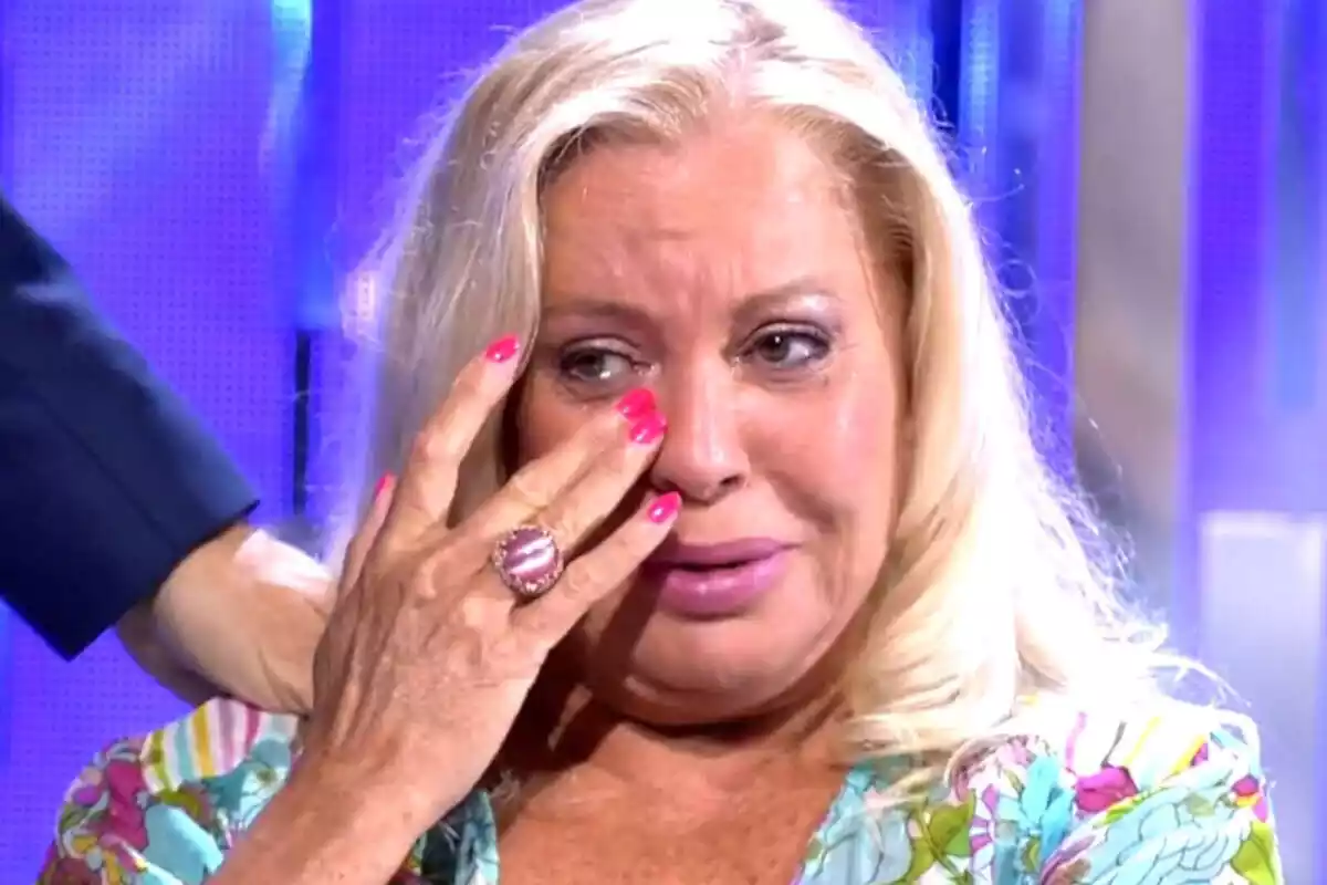 Bárbara Rey plorant en un plató de televisió