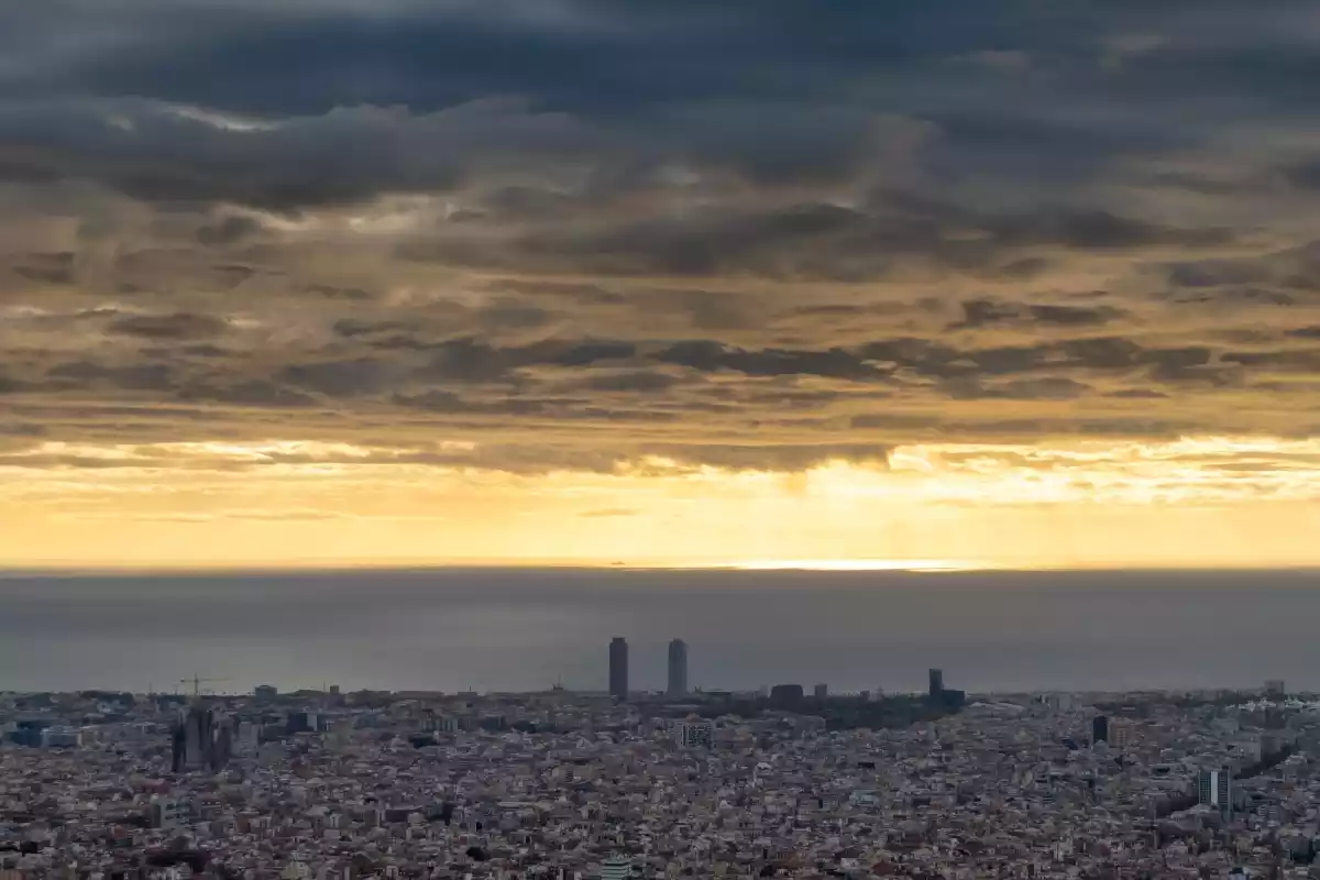 Imatge d'un dia ennuvolat a Barcelona