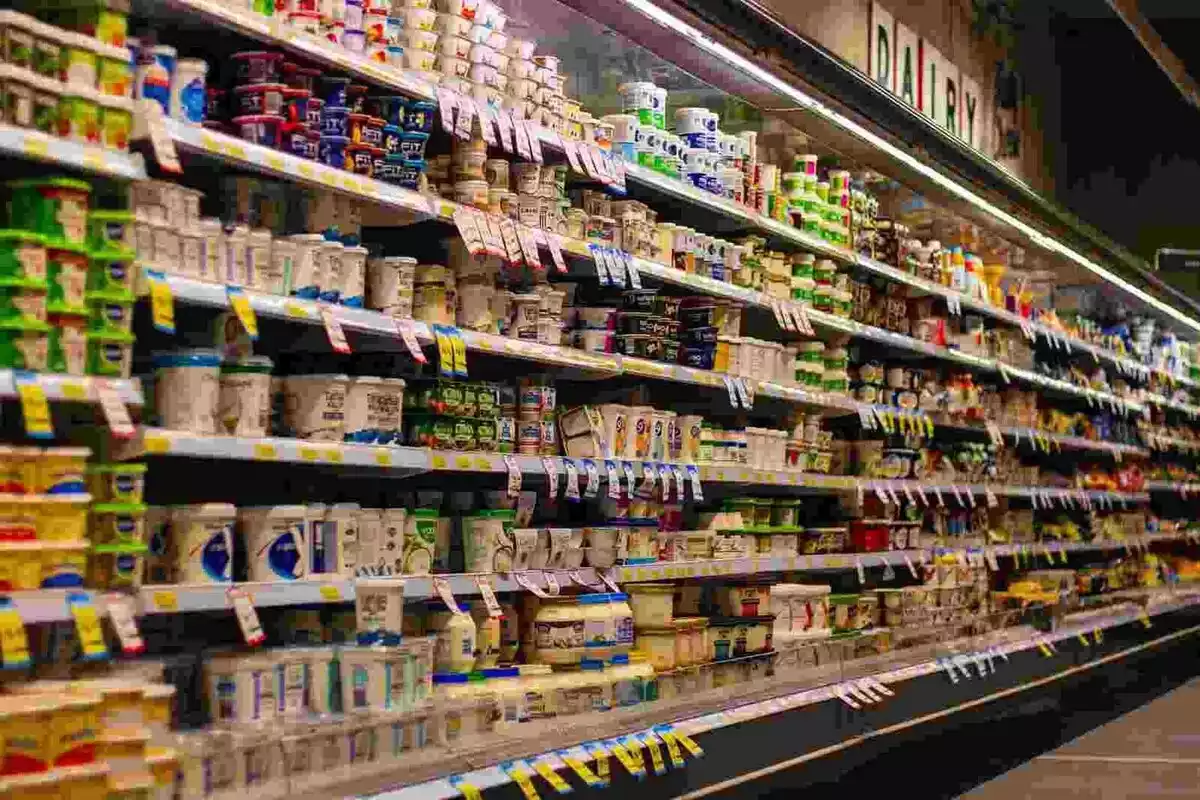 Imatge d'arxiu de l'estanteria d'un supermercat.