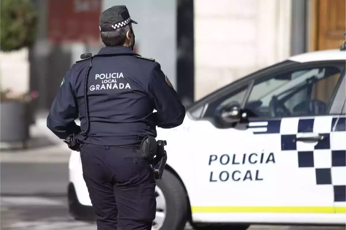 Policia Local de Granada.