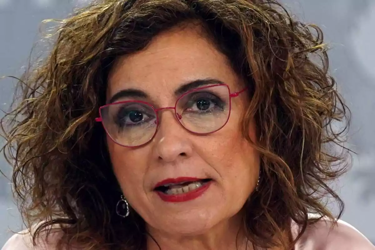 Primer pla de María Jesús Montero, ministra d'Hisenda