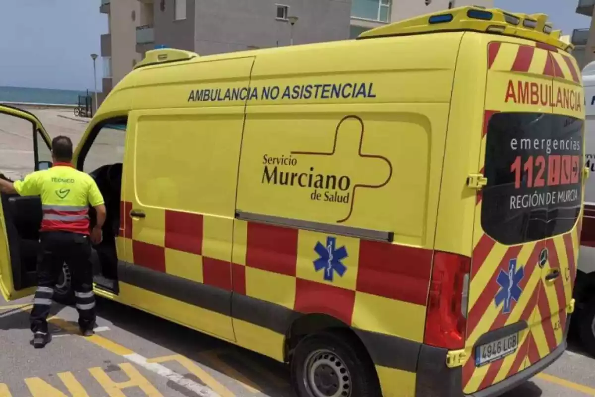 Una ambulància.