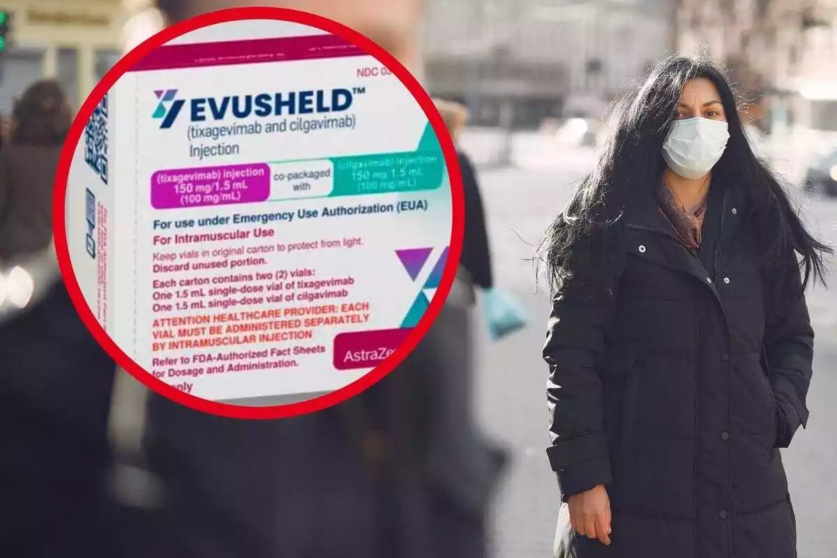 Fotomuntatge d'una dona amb mascareta pel carrer i Evusheld, el nou fàrmac contra el coronavirus amb llum verda a Espanya