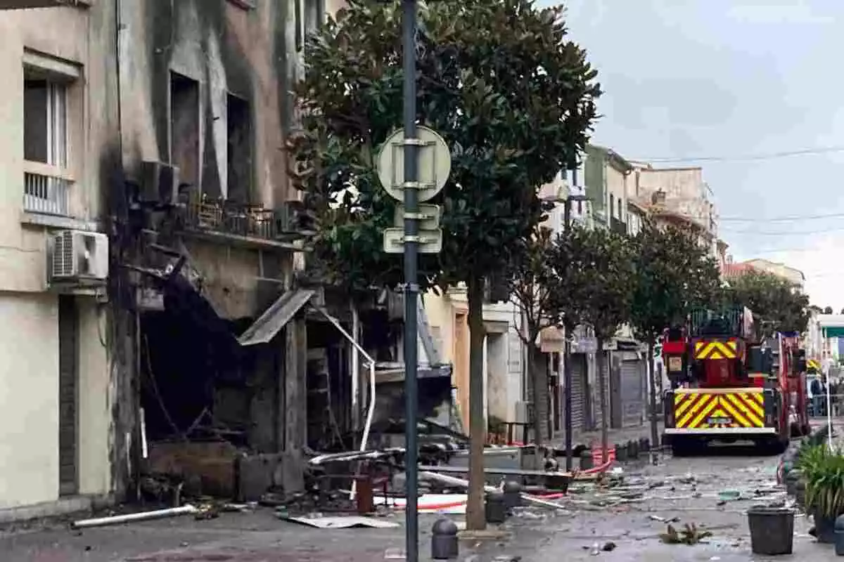Imatge de l'edifici que ha explotat a Sant Llorenç de la Salanca, a la Catalunya Nord