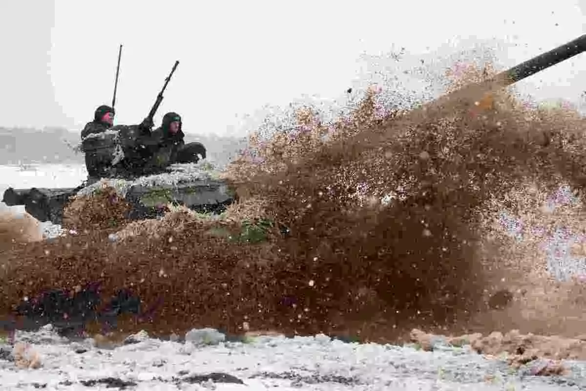 Imatge d'un tanc ucraïnès just abans d'iniciar-se el conflicte bèl·lic entre Ucraïna i Rússia