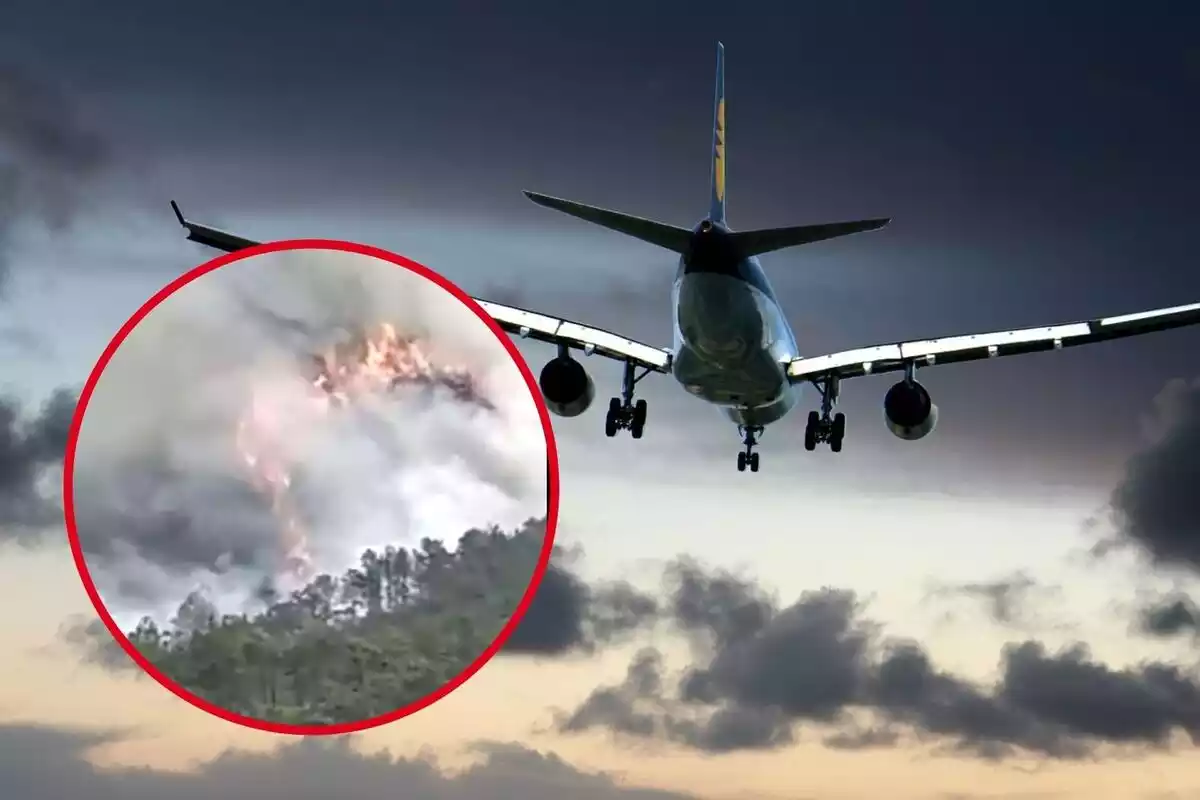 Fotomuntatge d'un avió i l'incendi provocat per l'estavellament d'un avió a la Xina