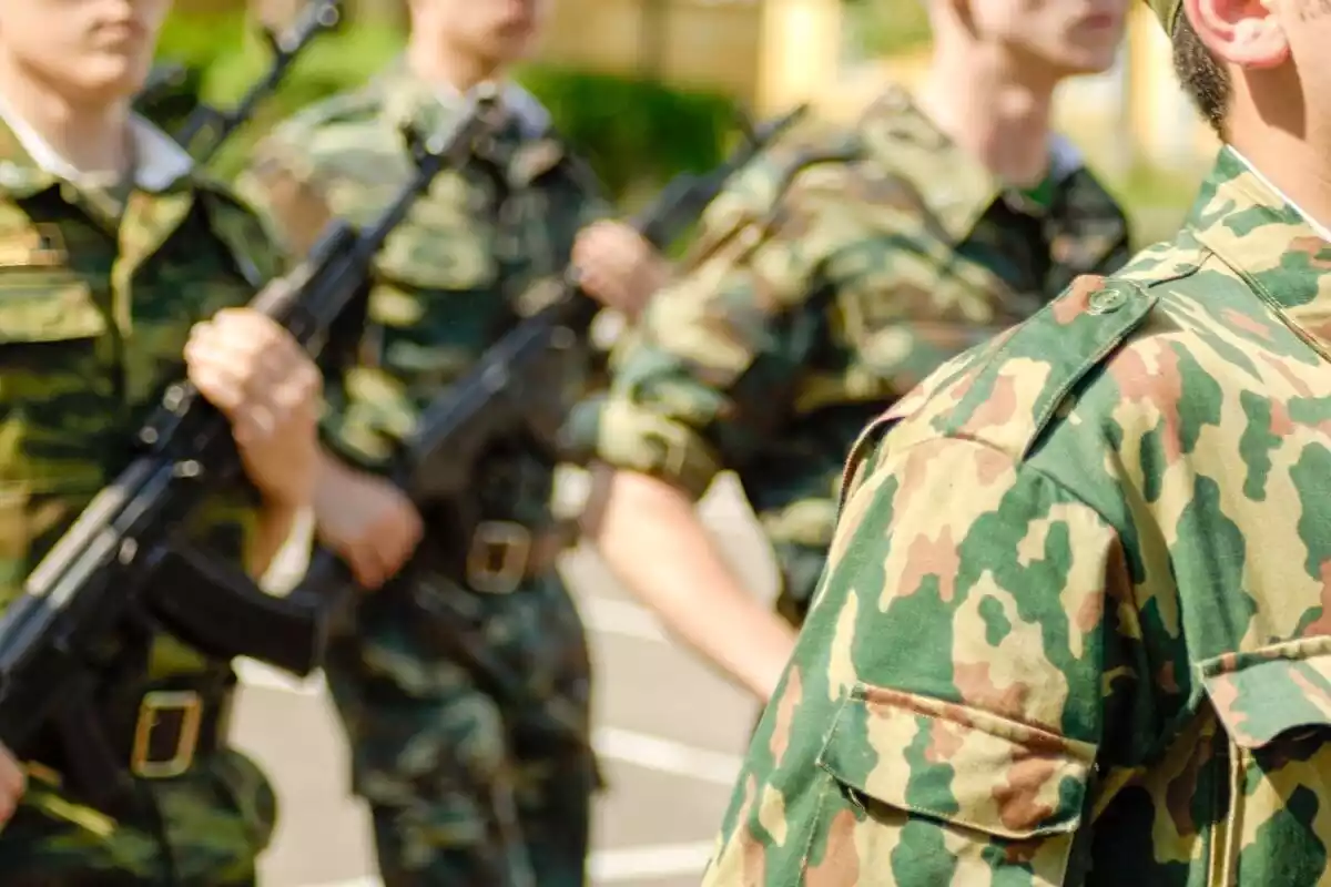 Imatge de diversos soldats russos armats