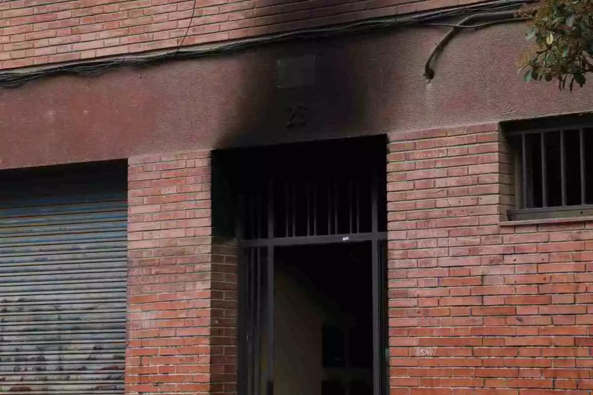 Bloc de pisos cremat a Santa Coloma de Gramenet