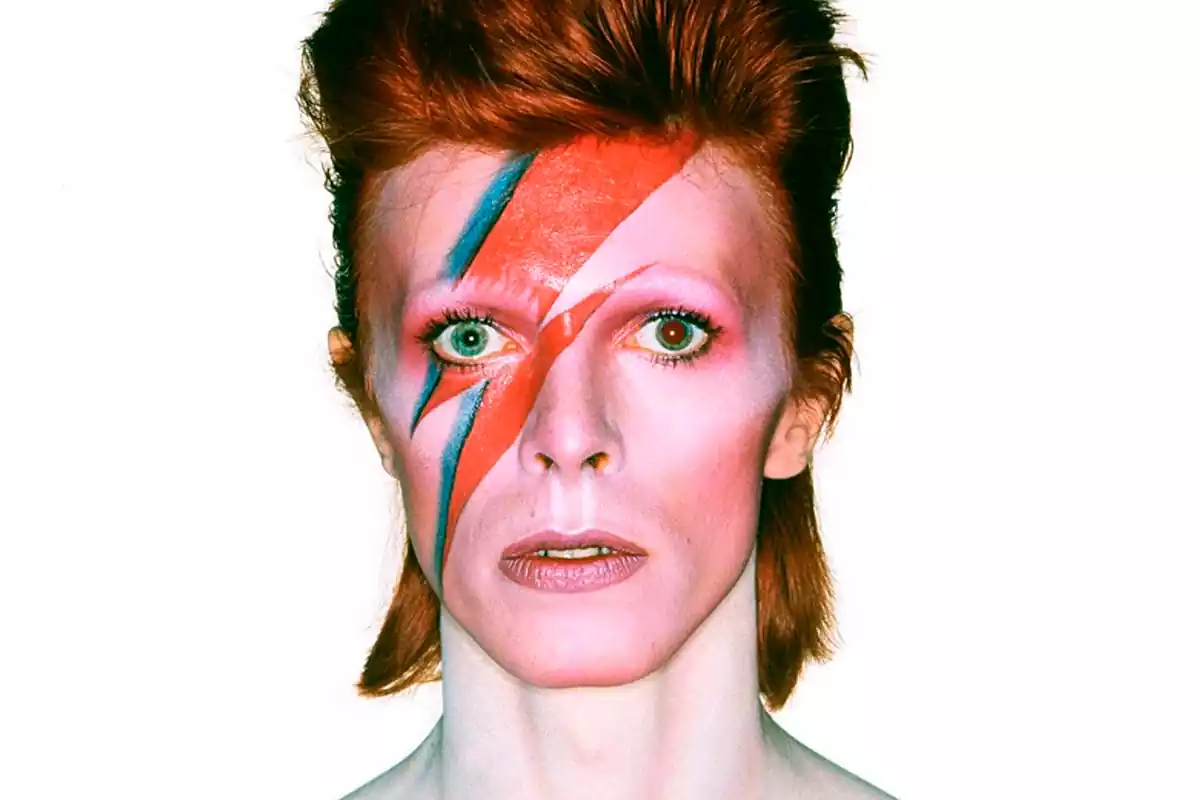 Primer pla del cantant David Bowie