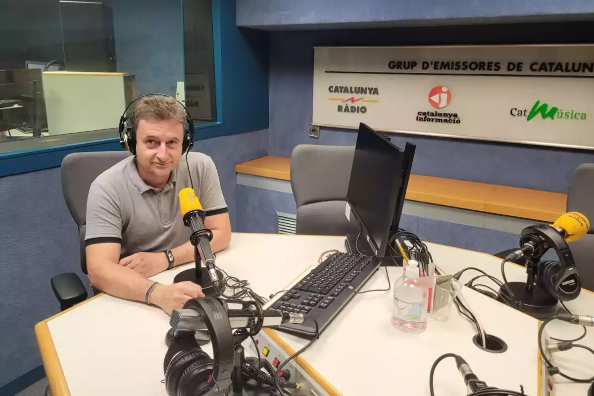 Imatge de Dani Badia als estudis de Catalunya Ràdio a Lleida