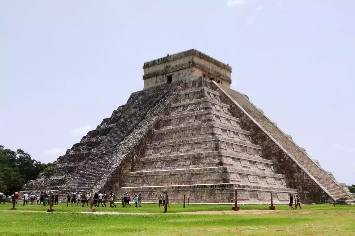 Imatge d'una piràmide maia