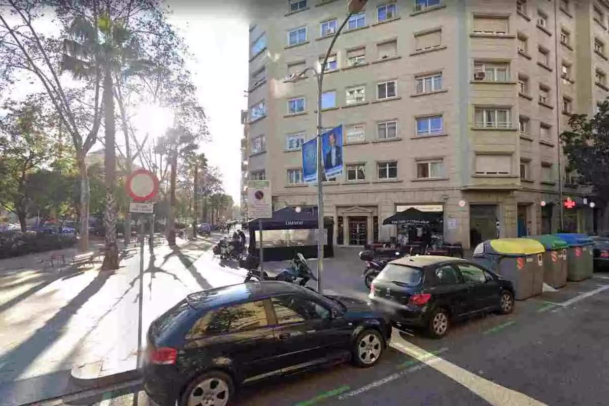 Imatge del carrer Casanova amb avinguda Roma de Barcelona