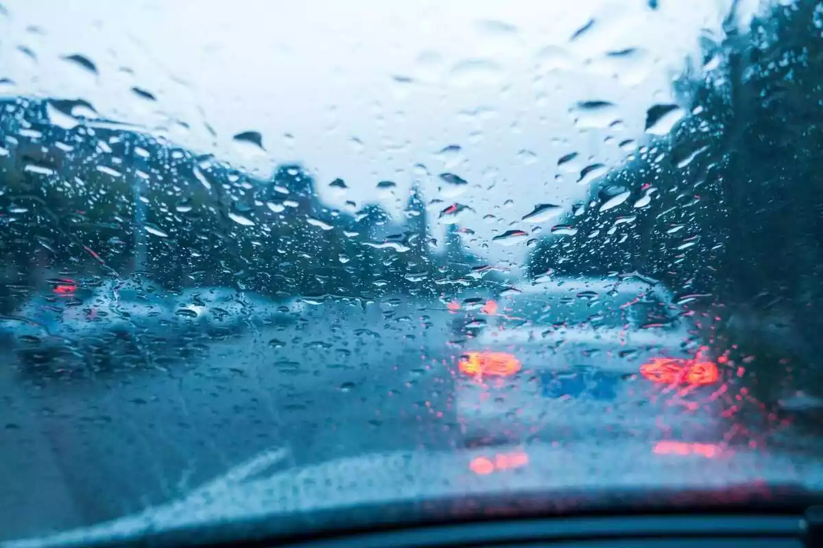 Cotxe dia plujós