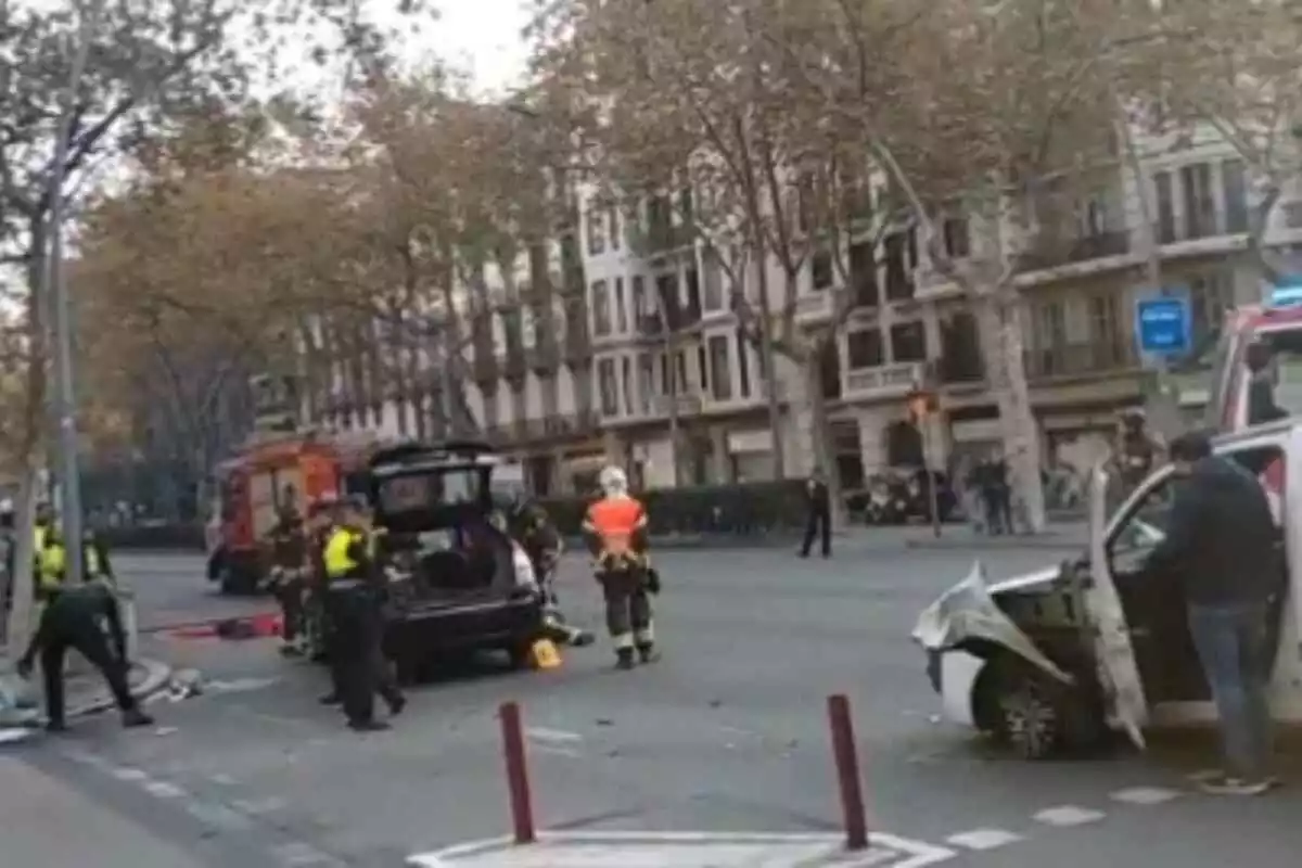 Imatge de l'accident a la Gran Via de Barcelona.