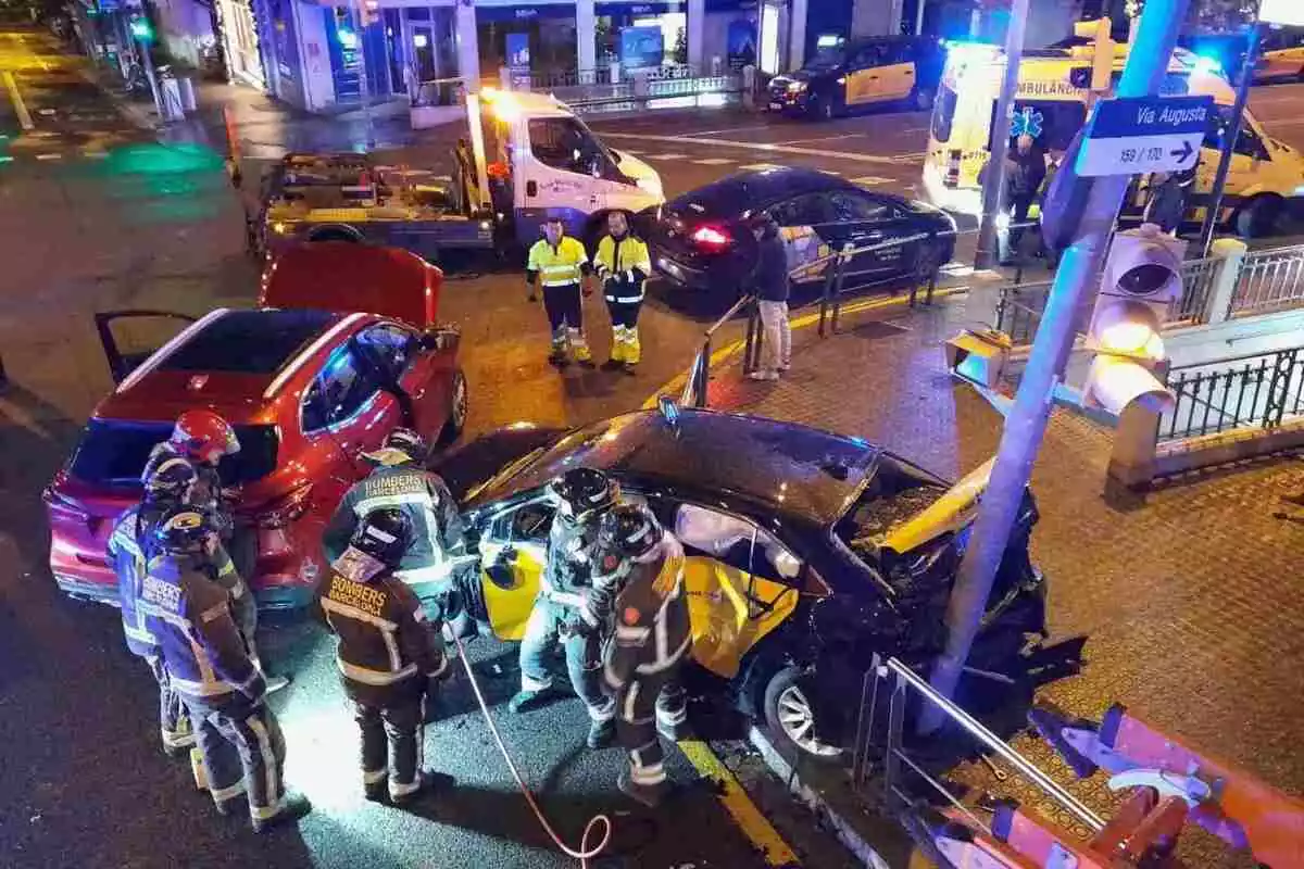 Imatge d'un accident al barri de Sant Gervasi de Barcelona.