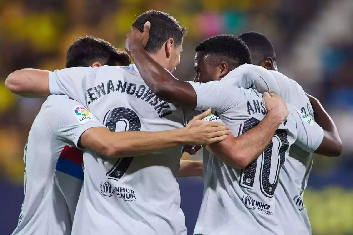 Imatge dels jugadors del Barça celebrant una victòria