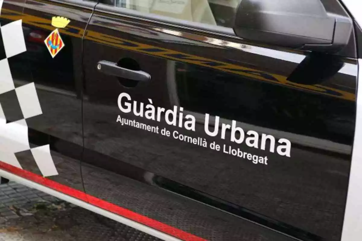 Imatge d'un cotxe de la guàrdia urbana de Cornellà de Llobregat