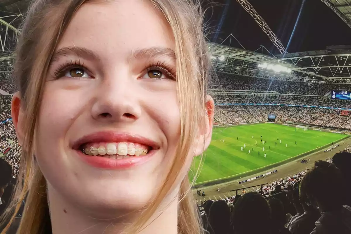 Muntatge amb la foto de la infanta Sofia i d'un camp de futbol