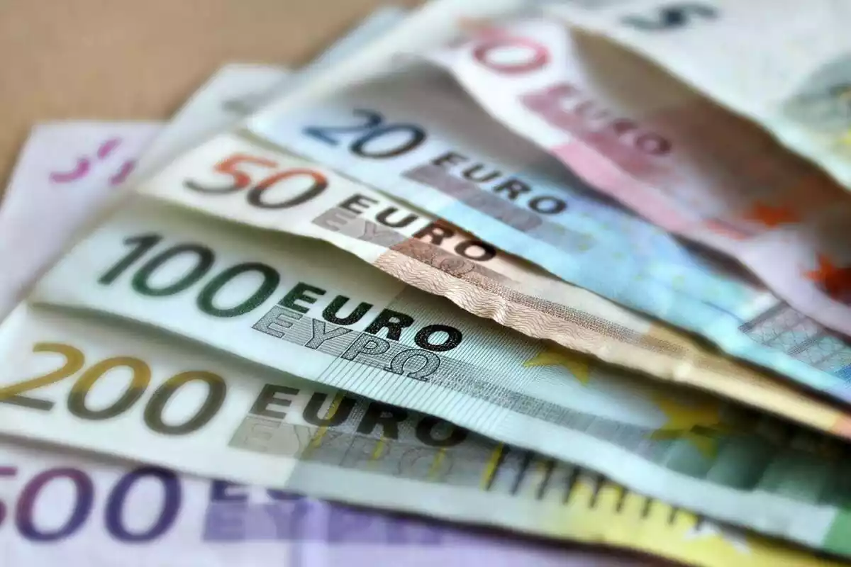 Bitllets d'euro de totes les quantitats