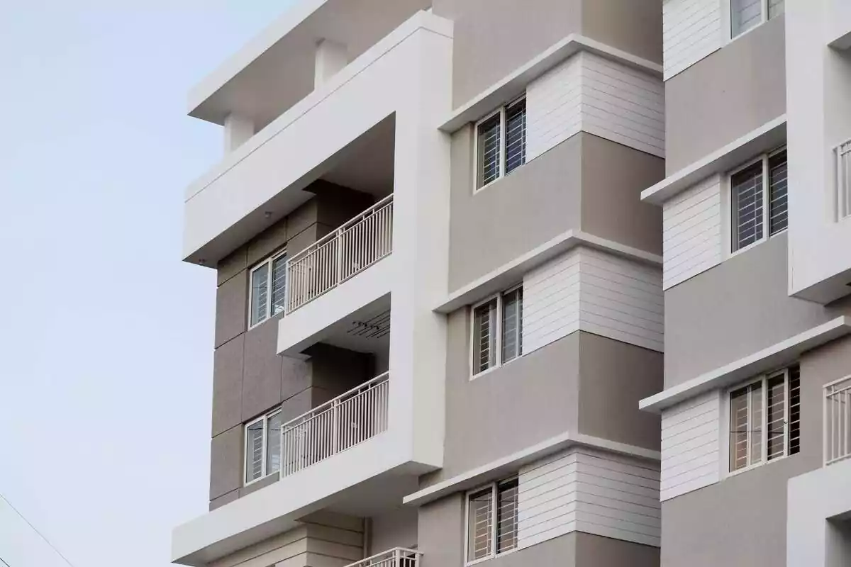 Imatge d'un edifici gris