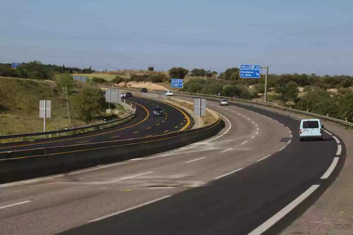 Imatge de la carretera A-2 a l'altura del municipi de Granyanella