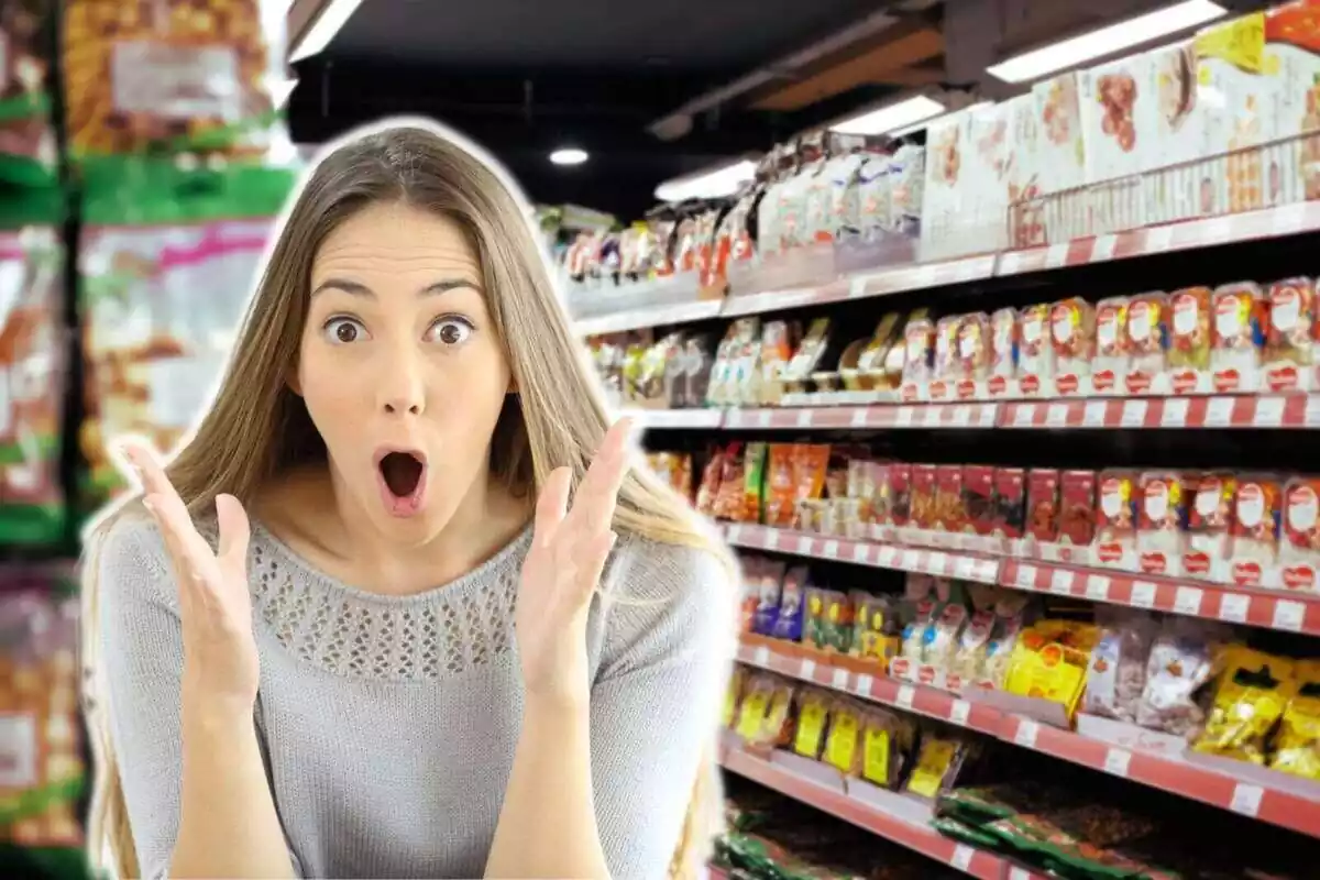 Muntatge d'un supermercat i una dona sorpresa