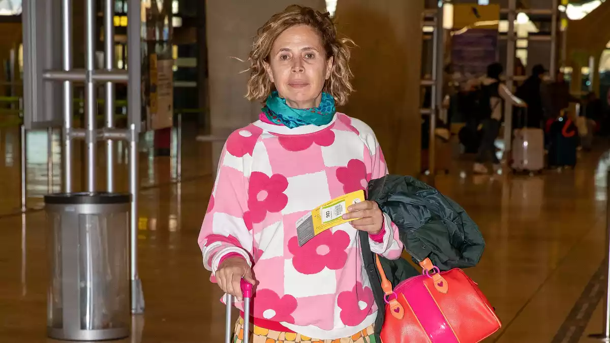 La diseñadora Ágatha Ruiz de la Prada aterrizando en Madrid. 28 de noviembre de 2019