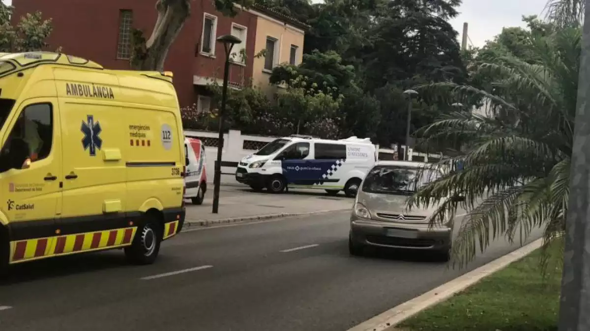 La Guàrdia Urbana de Reus amb el SEM a un incident a la ciutat