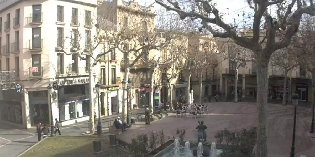 Vista general de la plaça Nova del Vendrell.
