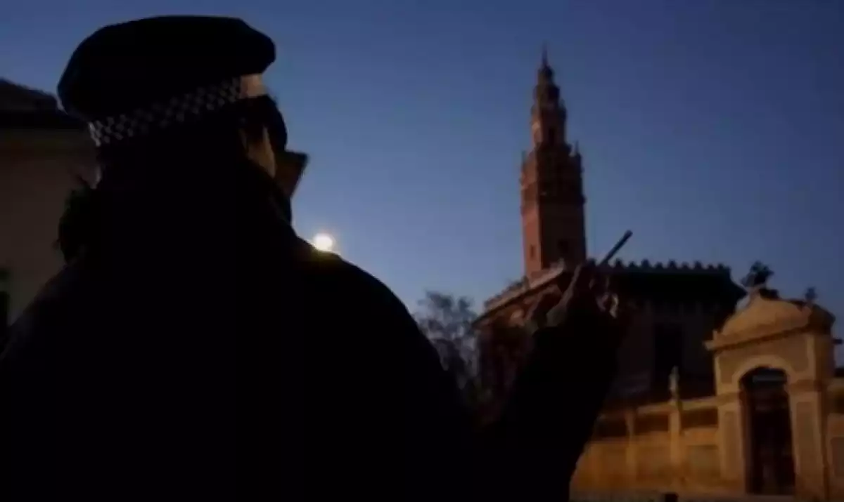 Imatge del vídeo amb el qual s'anuncia l'esquetx 'Apatrullando per l'Arboç'.