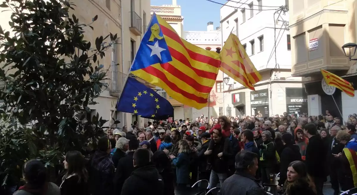 La manifestació d'aquest 21-F ha sortit de la plaça Vella del Vendrell.