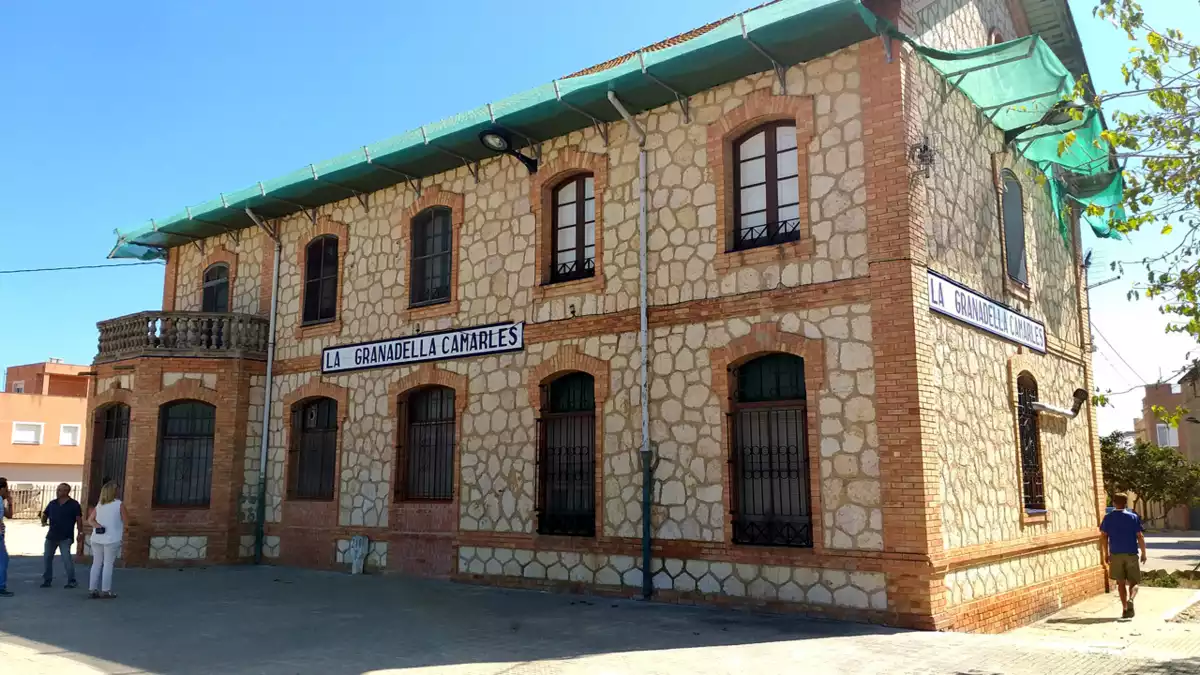 Antiga estació de tren de Camarles (Baix Ebre)