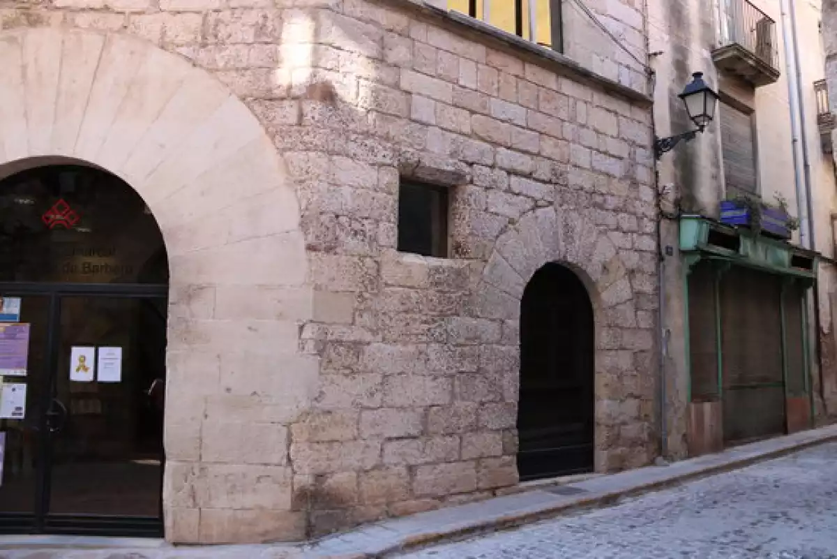 Imatge de l'entrada del Consell Comarcal de la Conca de Barberà, a Montblanc.