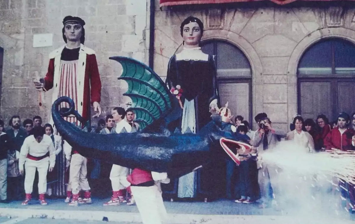 Imatge del Drac Coronat del Vendrell, de principis dels anys 80.