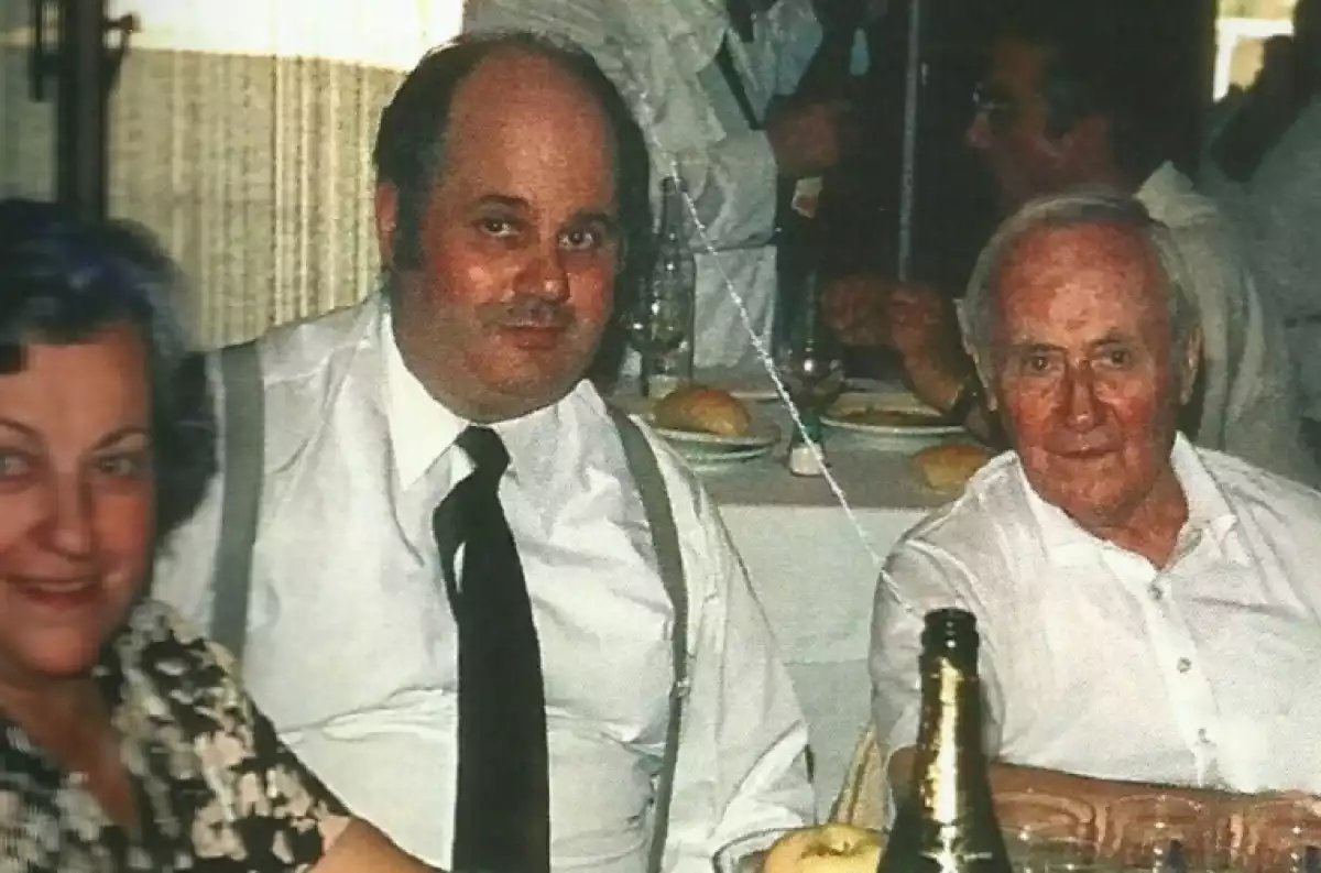 Joan Miró, a la dreta, al restaurant Pi del Vendrell.