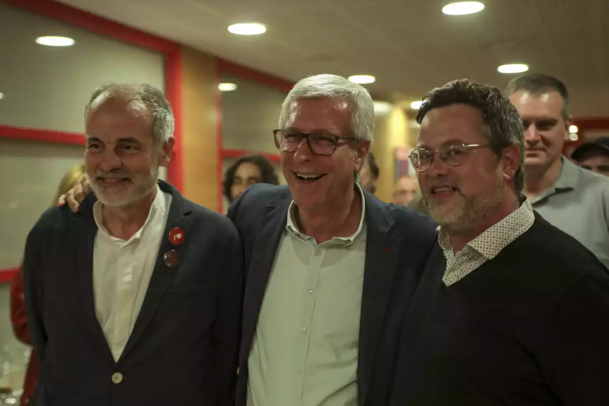 Joan Ruiz, Josep Fèlix Ballesteros i Santi Castellà a la seu del PSC a Tarragona